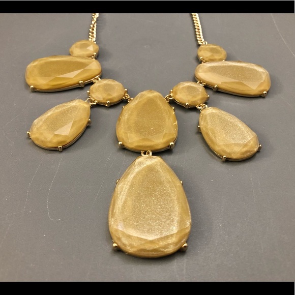 💜 2/$25 NWOT Aldo Bauble Necklace (Gold) - Picture 2 of 9